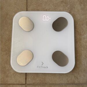 EUC FitTrack Dara Smart Scale 17 body comp measurements on mobile phone free app
